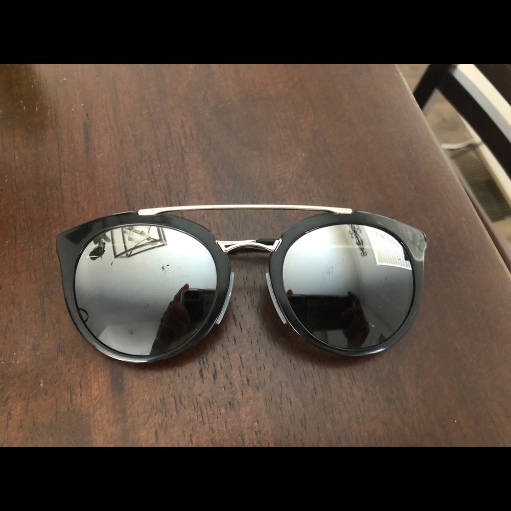 Black Prada Mirrored Sunglasses - Picture 3 of 3